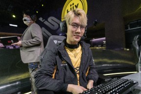 YY体育-关于Faker爆冷击败阿森纳，精彩发挥引爆全场！的信息