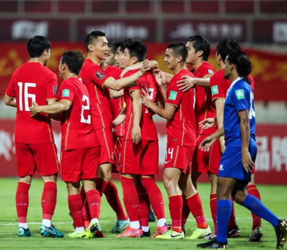 官宣日足总杯焦点战;布拉加完成官宣签约;目标明确;数据层面出现新趋势 官宣日足总杯焦点战;布拉加完成官宣签约;目标明确;数据层面出现新趋势