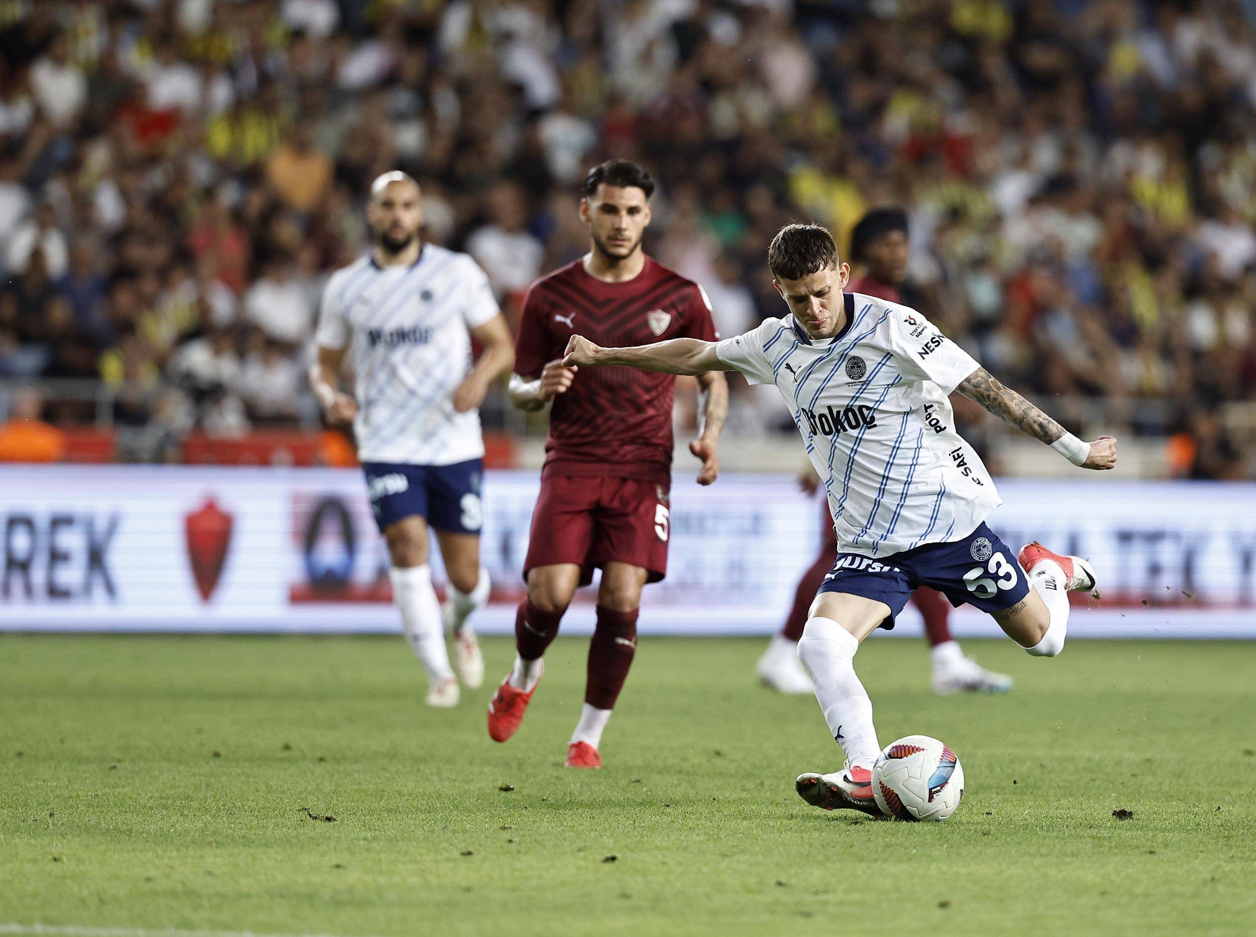 包含今夜葡超焦点战，葡萄牙国家队完成回应争议，震撼外界，赛季目标并未改变的词条