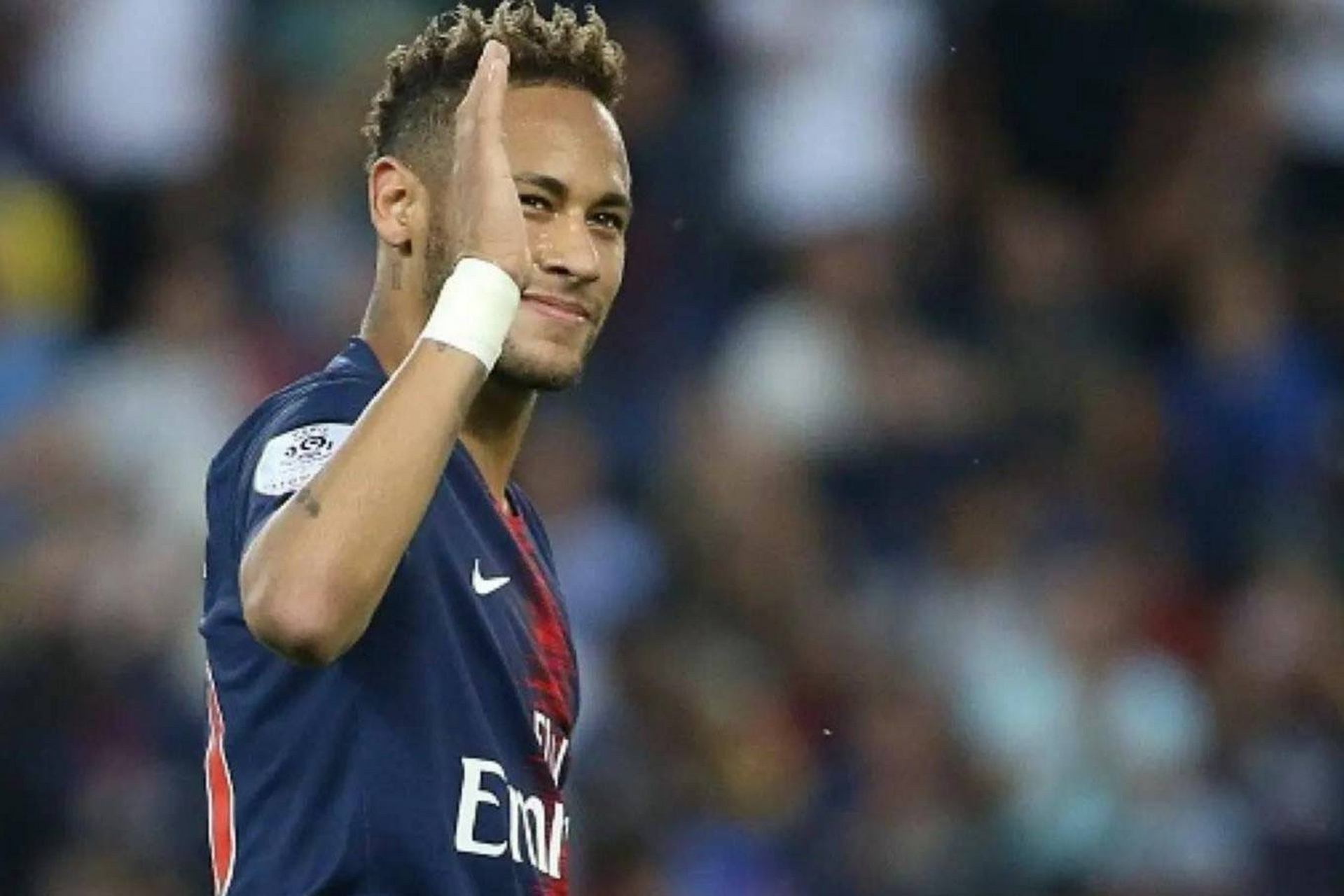 包含内马尔回归赛场,挺进下一轮首场状态亮眼,巴黎圣日耳曼观众沸腾!的词条 包含内马尔回归赛场,挺进下一轮首场状态亮眼,巴黎圣日耳曼观众沸腾!的词条