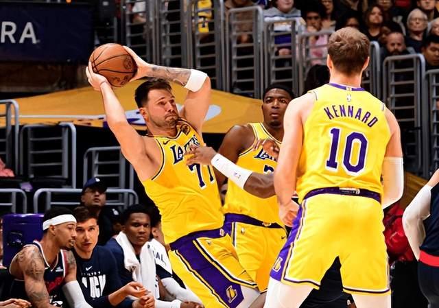  利拉德71分全场回放免费观看 